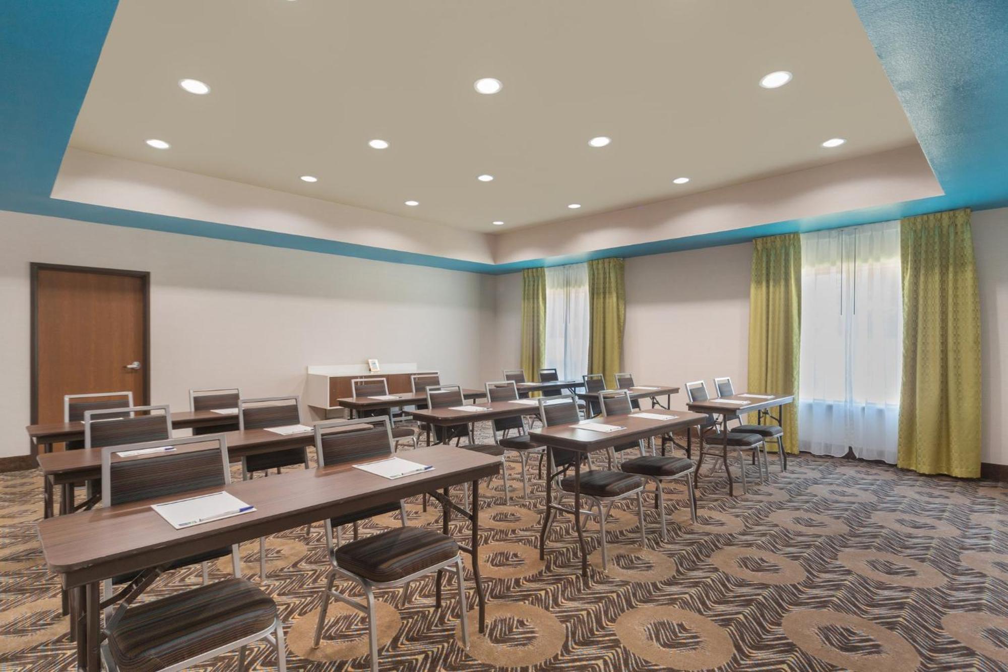 Holiday Inn Express Tomball By Ihg Exterior foto